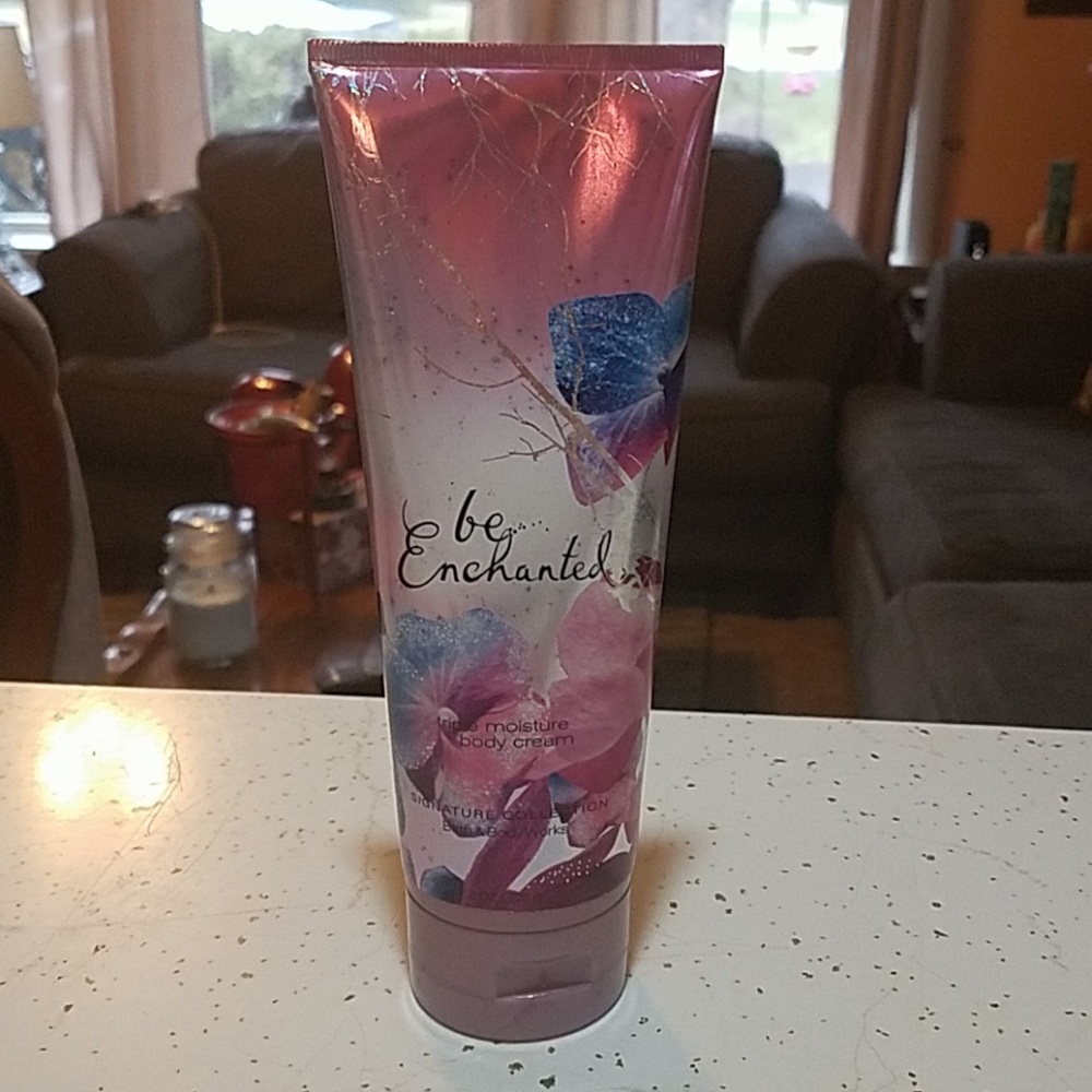 Be enchanted bath&body body cream